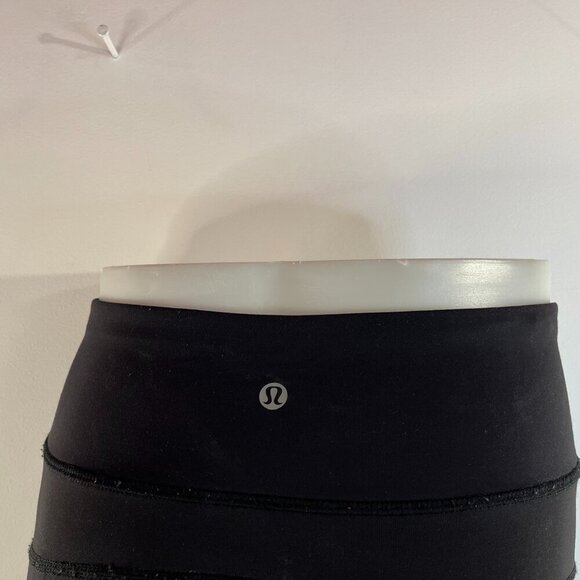 Lululemon Athletica Women's Floral Cropped Leggings WITH HOLE - Size 4 - Picture 5 of 7